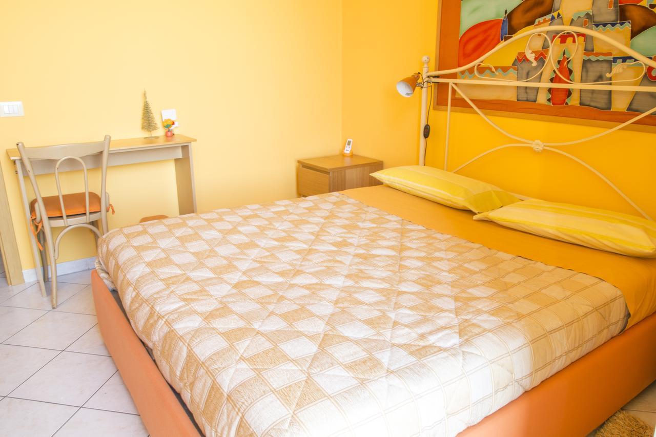 נאפולי Al Centro E Meglio B&B מראה חיצוני תמונה