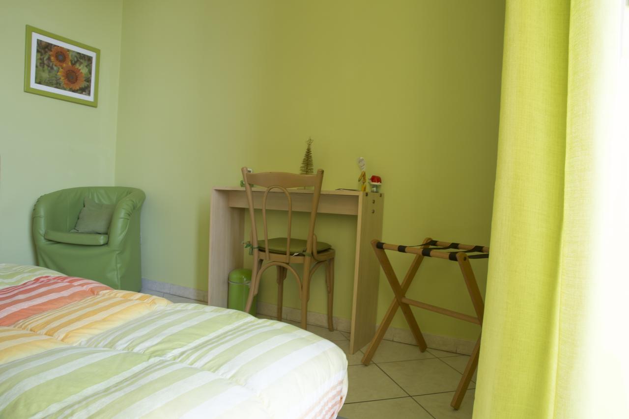 נאפולי Al Centro E Meglio B&B מראה חיצוני תמונה