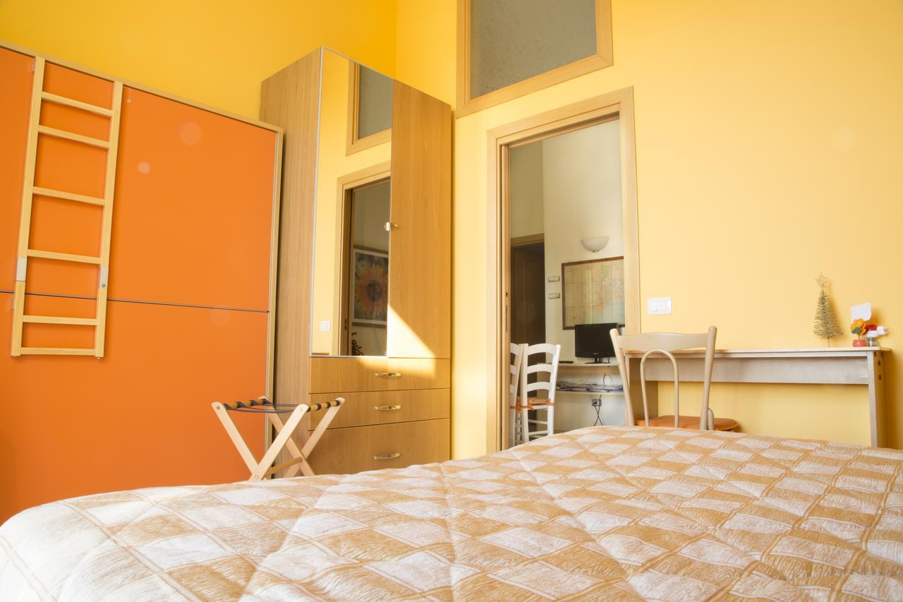 נאפולי Al Centro E Meglio B&B מראה חיצוני תמונה